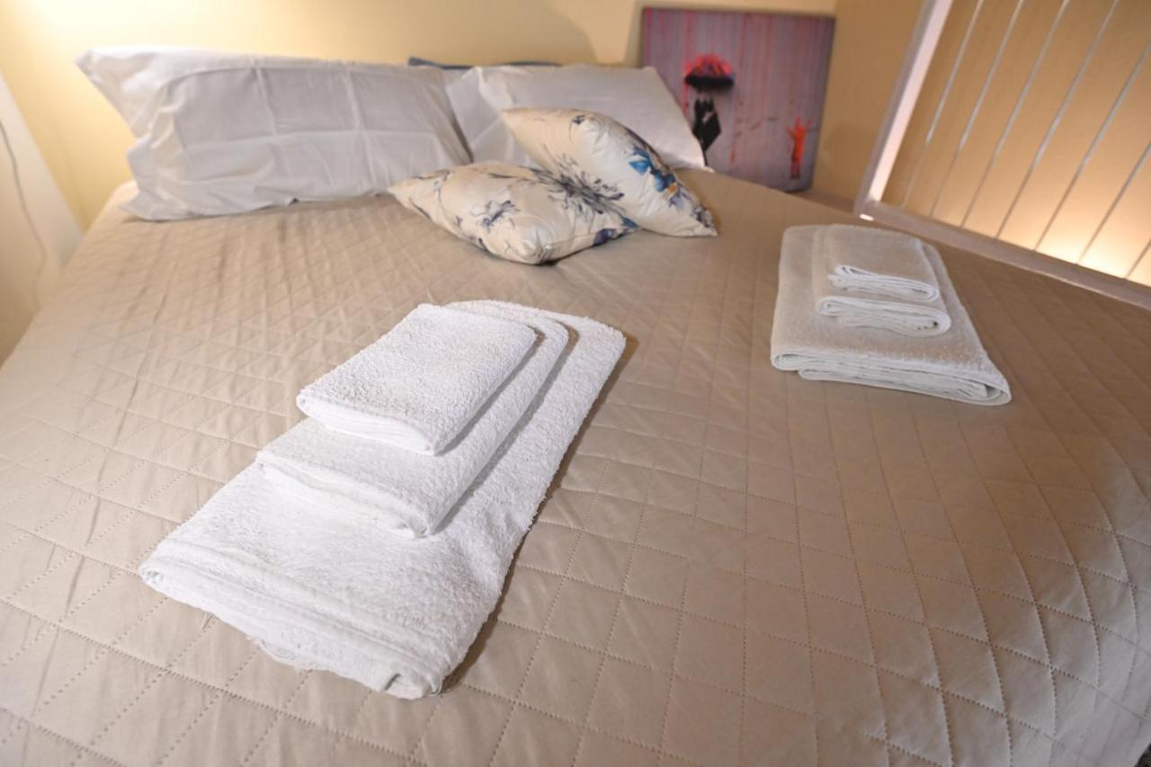 Aura Loving Home Con 4 Posti Letto, Cucina Completa, Terrazzo Ed Un Grande Parco Verde Serravalle d'Asti Екстериор снимка