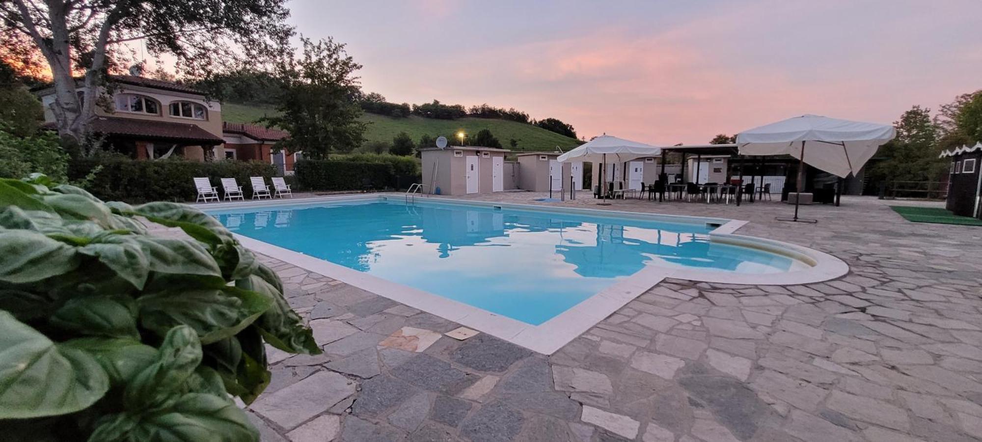 Aura Loving Home Con 4 Posti Letto, Cucina Completa, Terrazzo Ed Un Grande Parco Verde Serravalle d'Asti Екстериор снимка